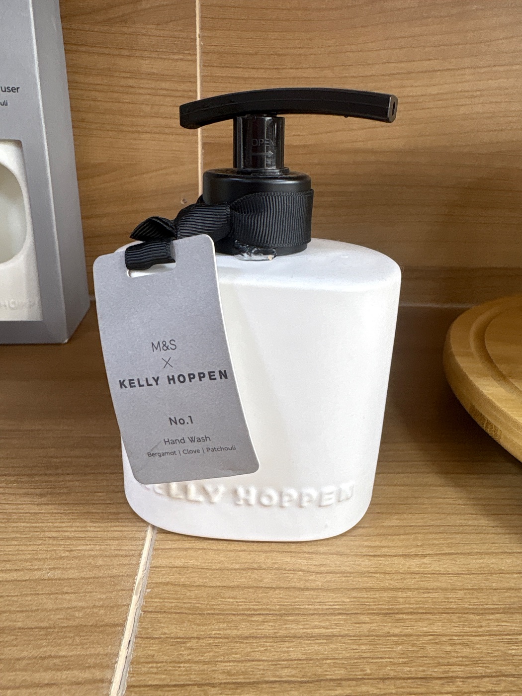 M&S X Kelly Hoppen No.1 Hand wash — view 2