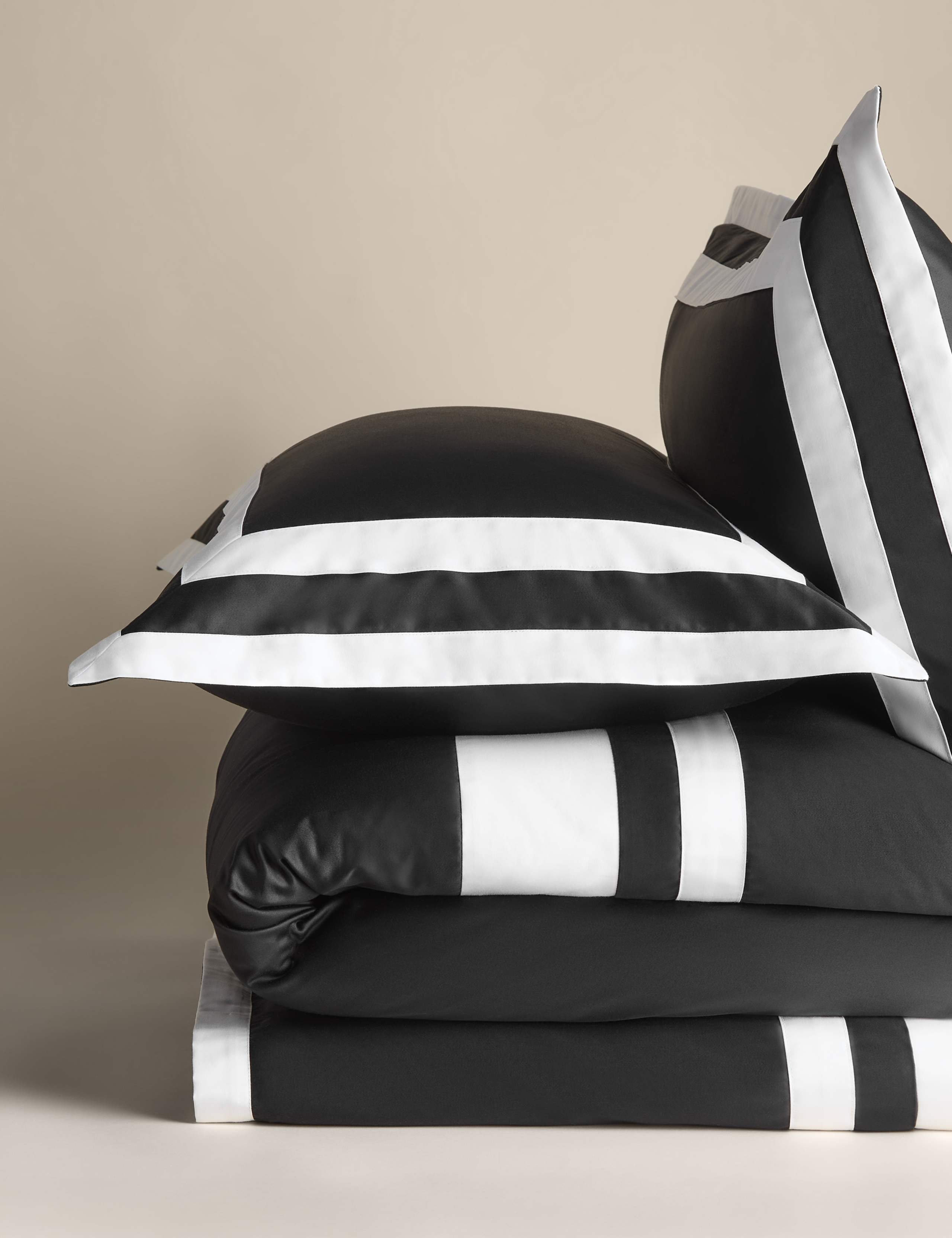 M&S X Kelly Hoppen Dbl Border Bedspread