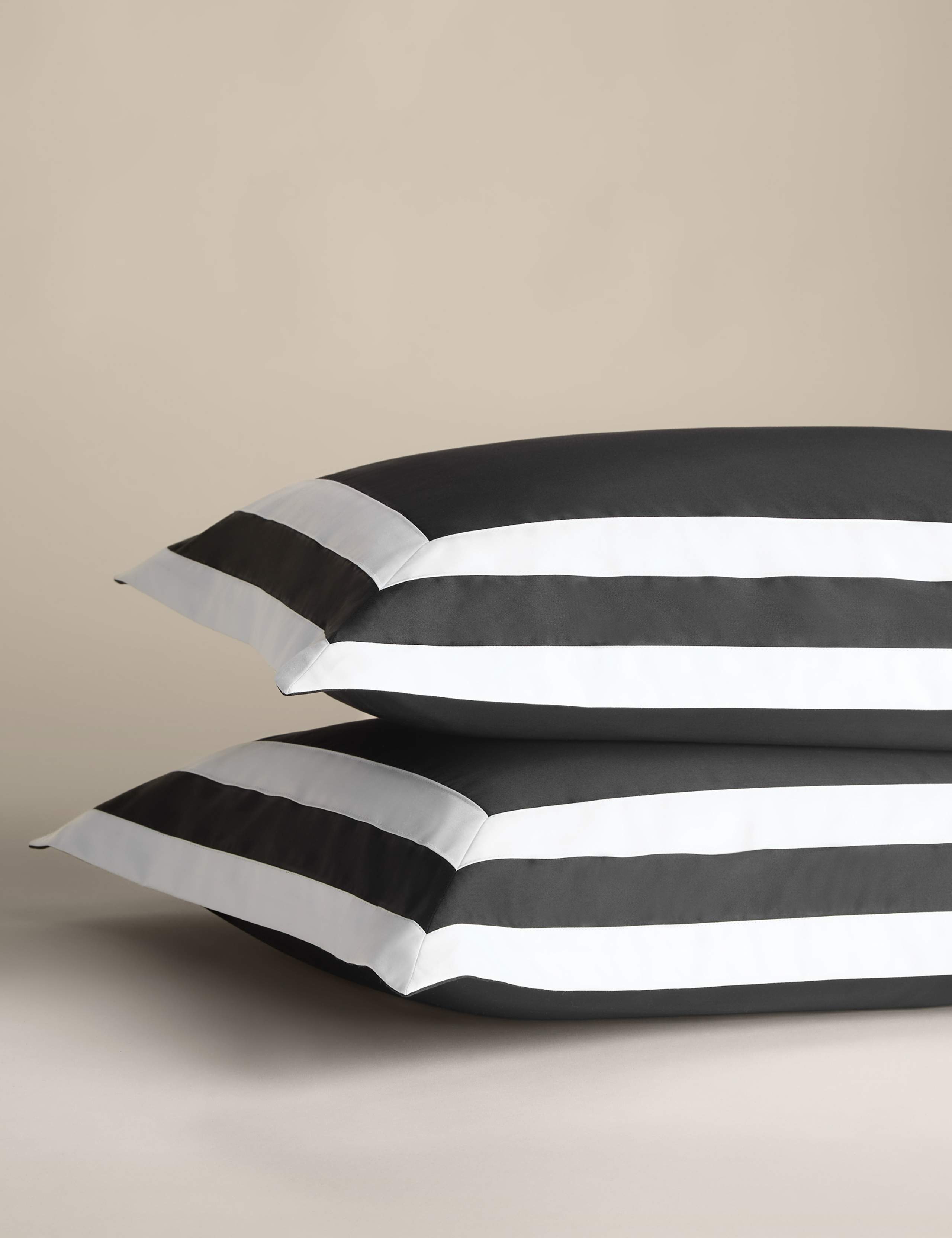 M&S X Kelly Hoppen Dbl Border Bedspread