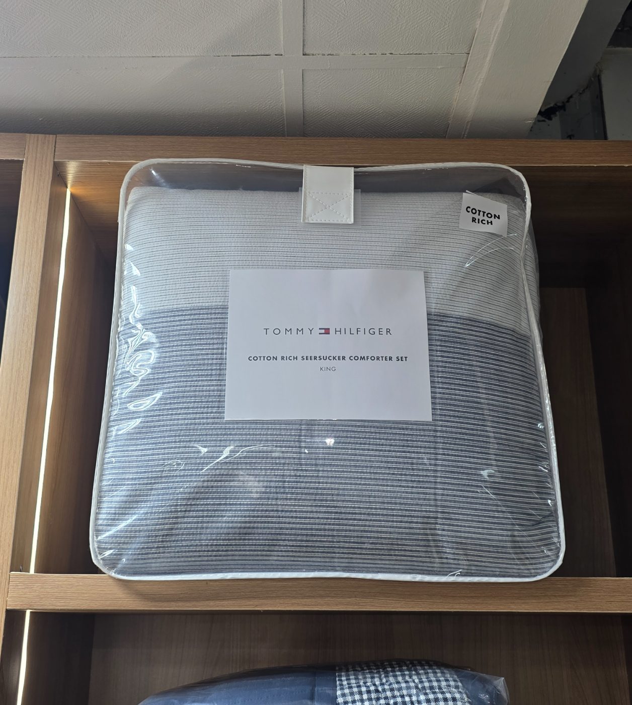 Tommy Hilfiger Cotton Rich Seersucker Comforter Set